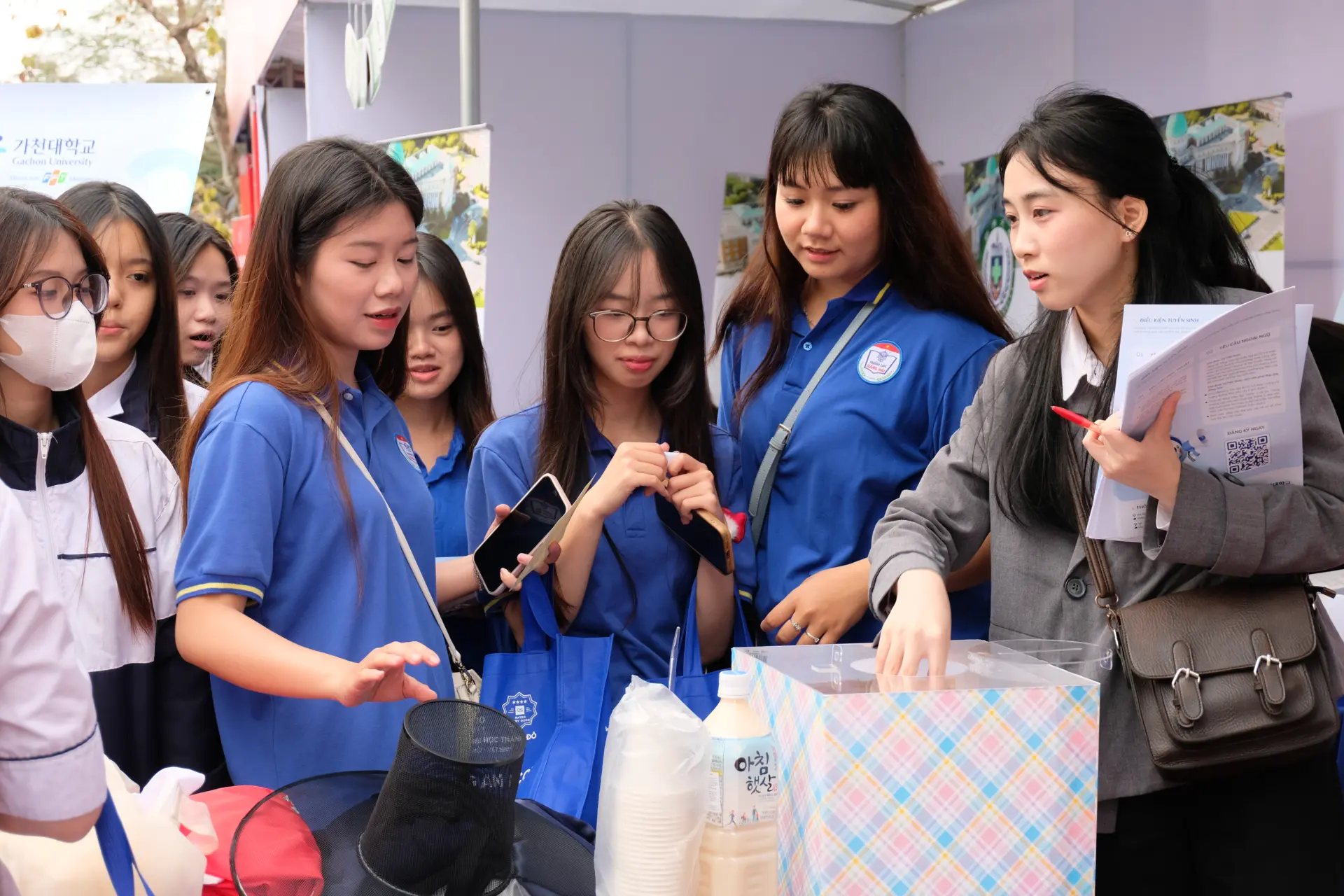 Gachon Vietnam tham gia Ngày hội tư vấn tuyển sinh - hướng nghiệp tại Hải Phòng và Cần Thơ