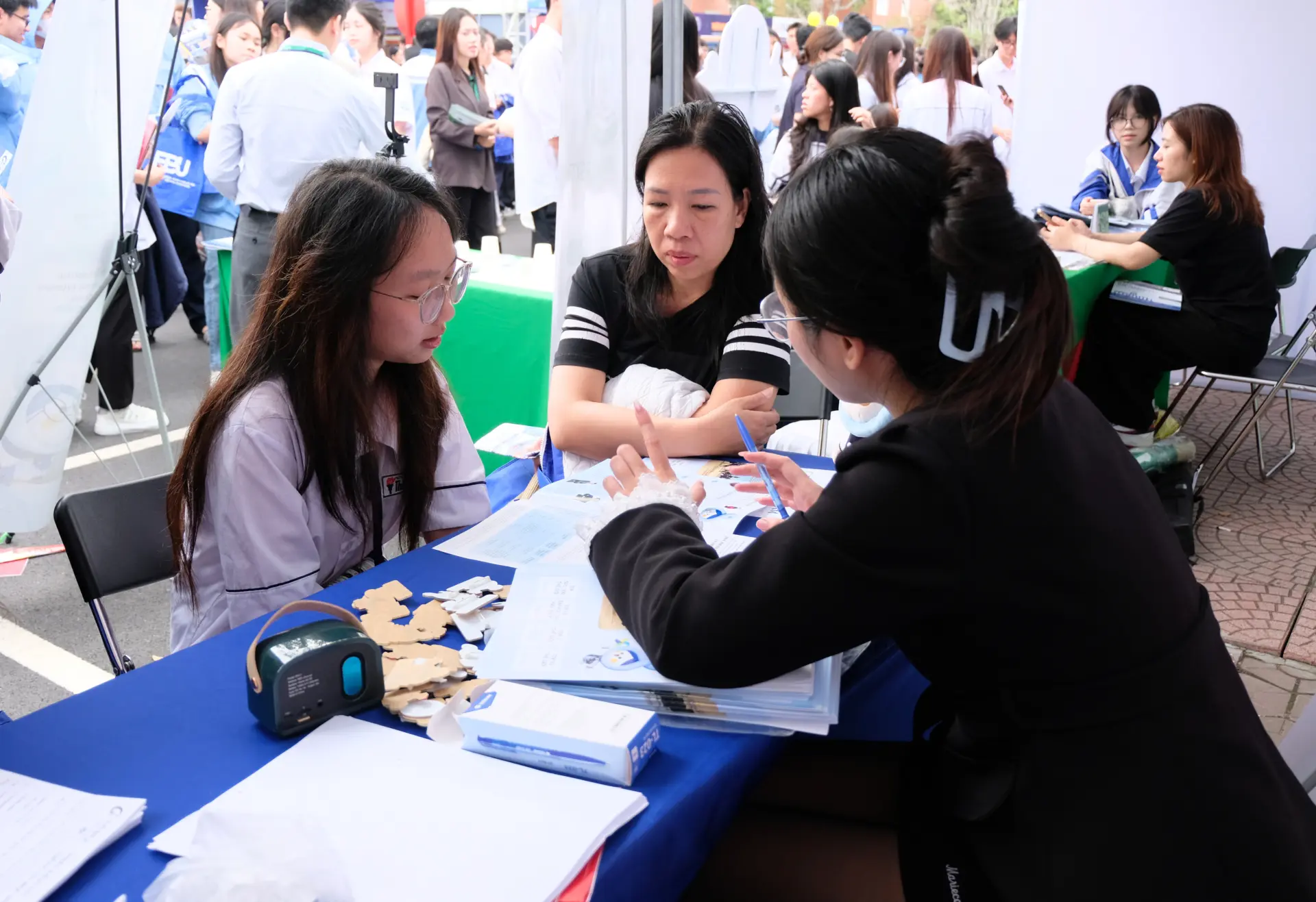 Gachon Vietnam tham gia Ngày hội tư vấn tuyển sinh - hướng nghiệp tại Hải Phòng và Cần Thơ