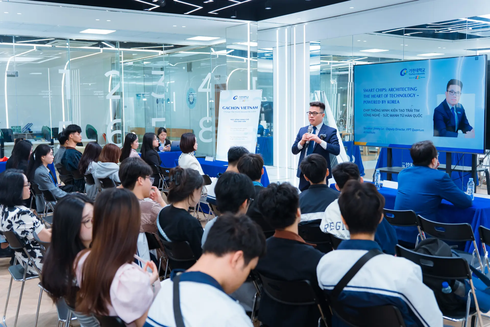 TS. Jimmy Le chia sẻ về chủ đề "Chip thông minh: Kiến tạo trái tim công nghệ - Sức mạnh từ Hàn Quốc".