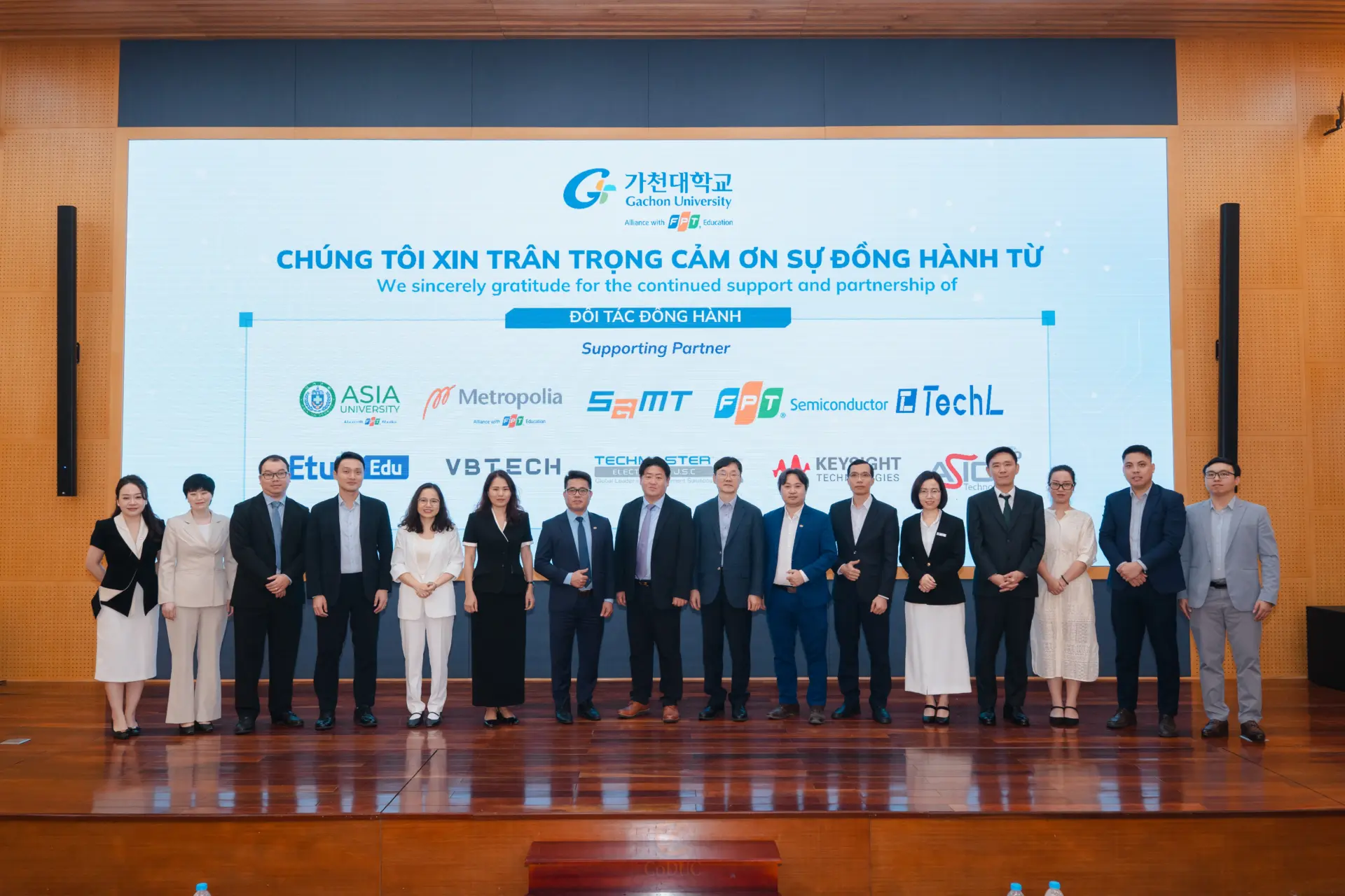 Hội thảo tương lai ngành bán dẫn: Kết nối hệ sinh thái doanh nghiệp, trao cơ hội cho tài năng trẻ