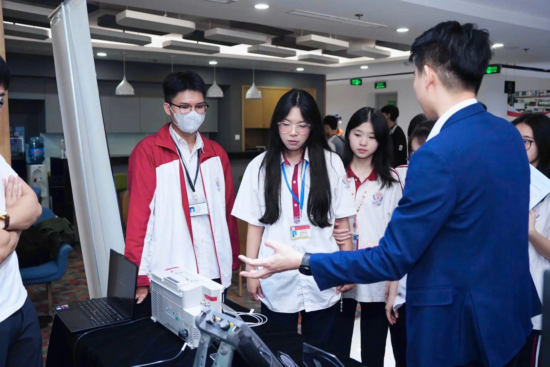 Hội thảo tương lai ngành bán dẫn: Kết nối hệ sinh thái doanh nghiệp, trao cơ hội cho tài năng trẻ