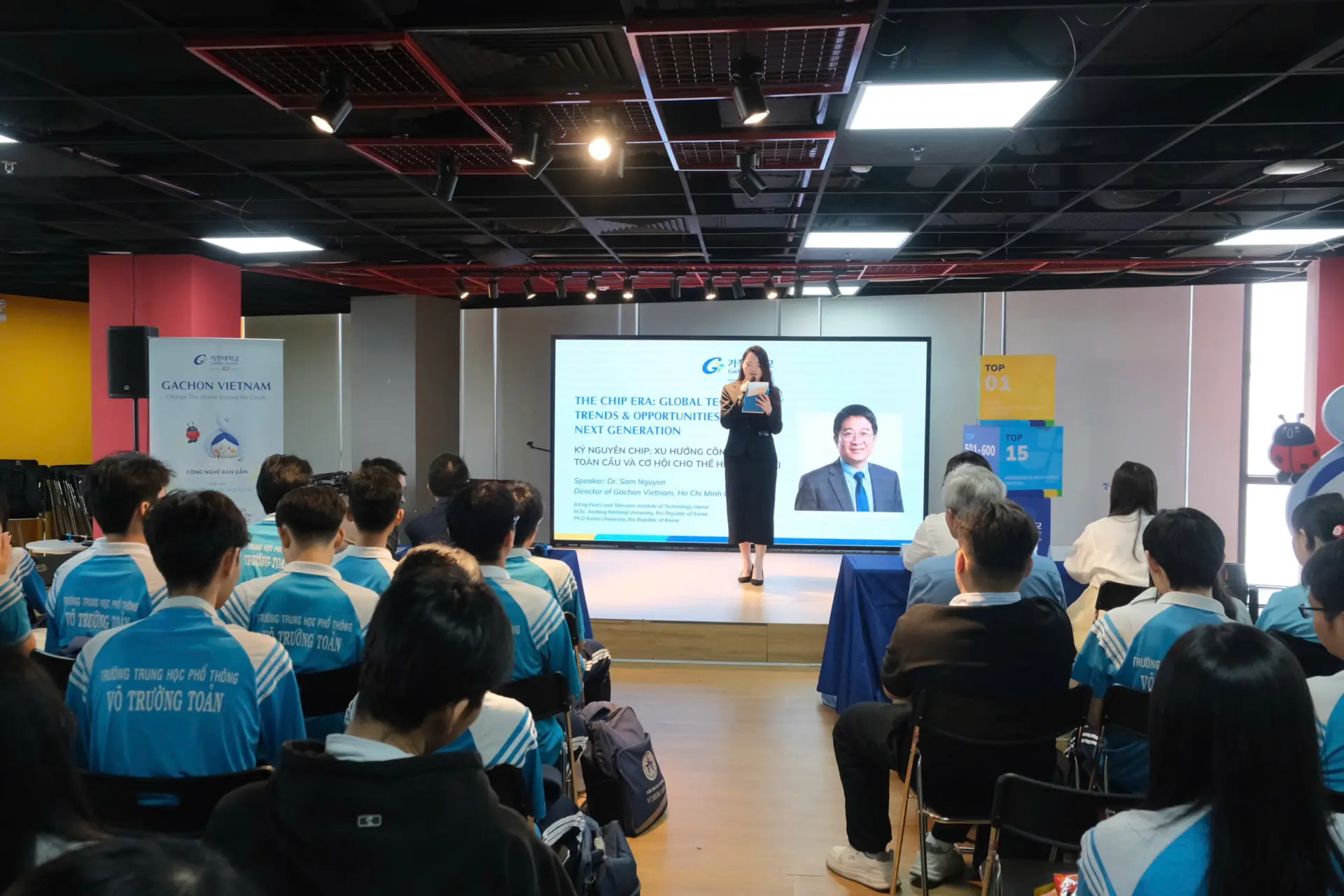 Info Day 4/4: Học sinh và phụ huynh TP.HCM cùng giải mã “cơn sốt” bán dẫn