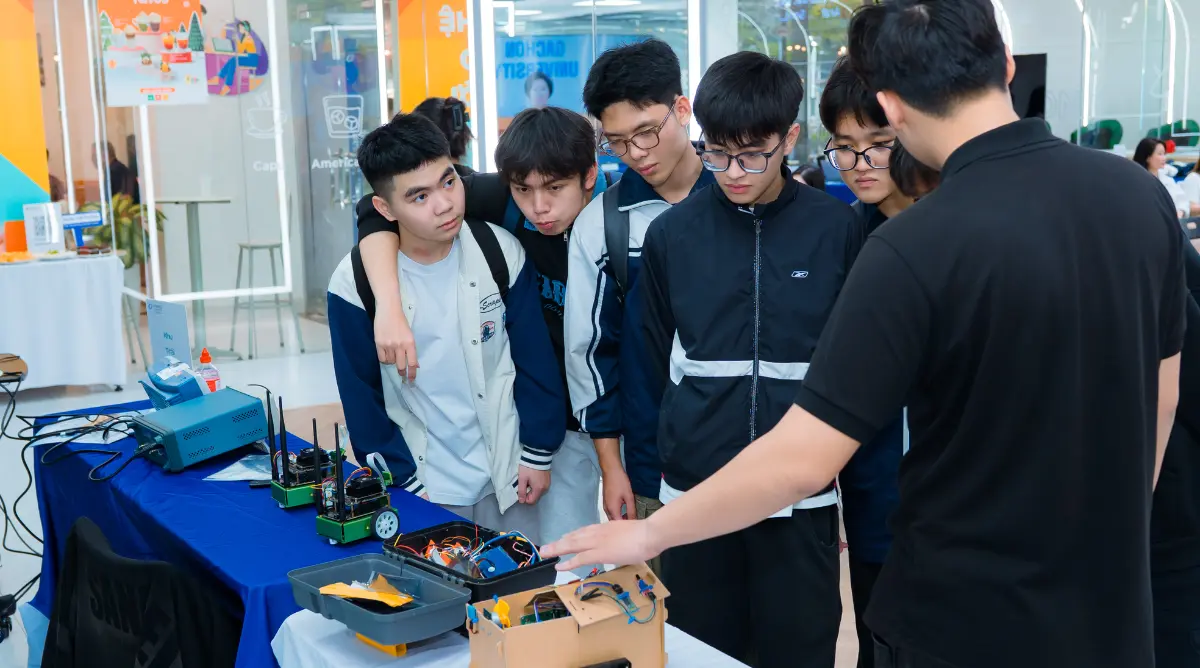 Chương tr&igrave;nh Cử nh&acirc;n quốc tế C&ocirc;ng nghệ b&aacute;n li&ecirc;n kết giữa Trường Đại học FPT, Tập đo&agrave;n FPT v&agrave; Đại học Gachon, H&agrave;n Quốc &ndash; mang đến một chương tr&igrave;nh đ&agrave;o tạo chuẩn quốc tế mang t&iacute;nh đột ph&aacute;
