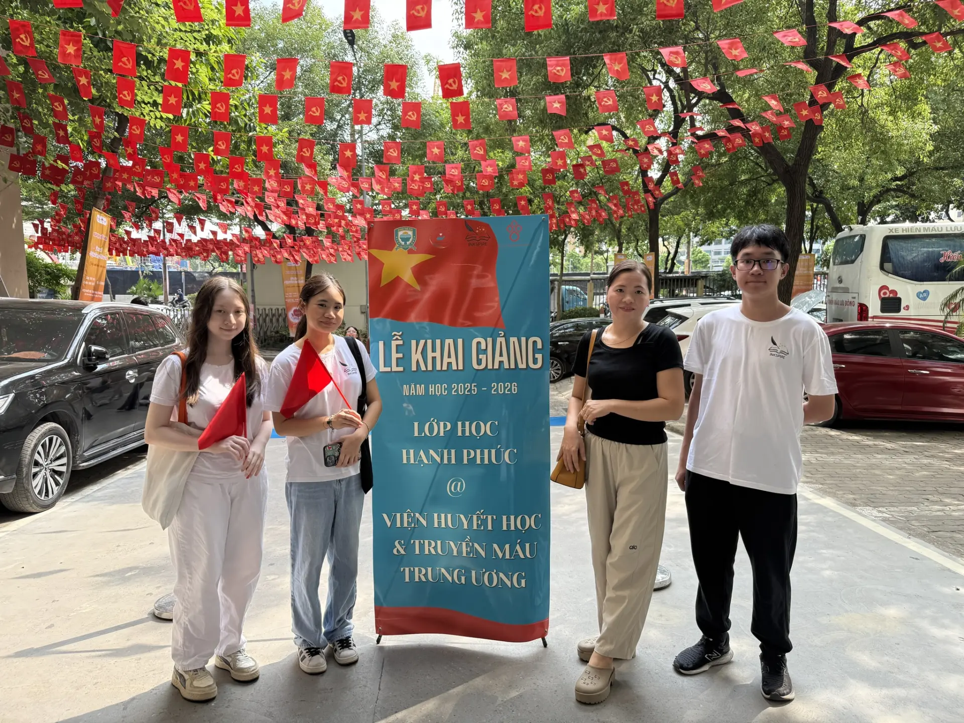 Phạm Quang Đức sáng lập và điều phối "Inkspire" - dự án gây quỹ và dạy học trong Viện Huyết học và Truyền máu Trung ương.