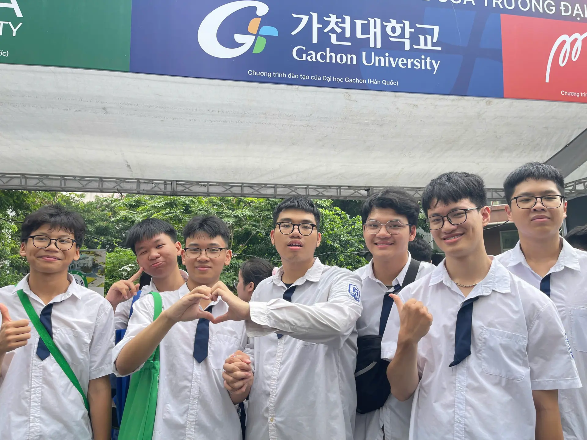 Hãy chuẩn bị thật kỹ càng và giữ tinh thần thoải mái trước khi bước vào kỳ thi quan trọng kết thúc 3 năm THPT.