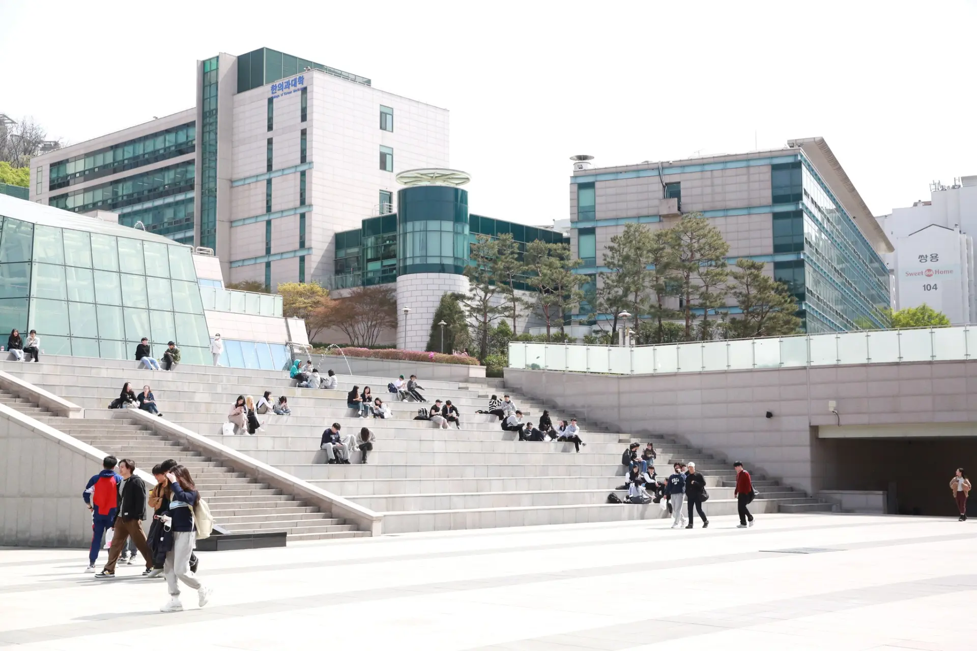Đại học Gachon có vị trí tiệm cận thung lũng công nghệ Pangyo, được ví như “thung lũng Silicon” của Hàn Quốc.
