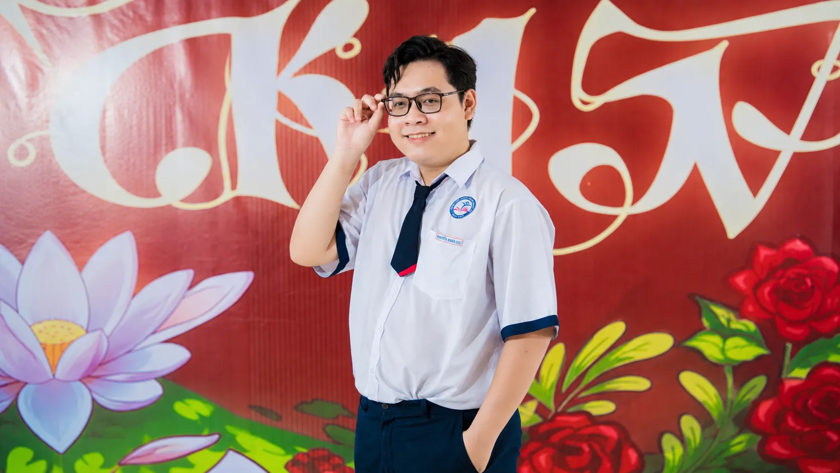 Đối với Nguyễn Khoa, ngoại ngữ là công cụ mạnh mẽ giúp em tiếp cận tri thức quốc tế và nghiên cứu những công nghệ mới nhất.