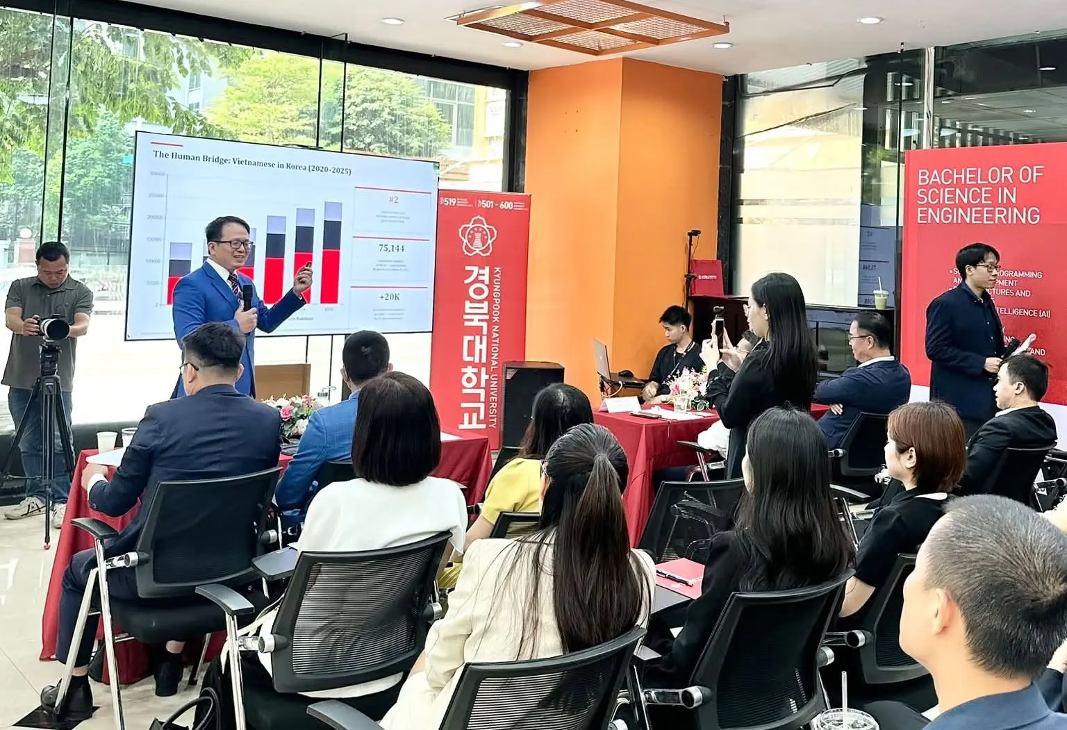TS. David Hoang phân tích bước chuyển của hợp tác Việt Nam – Hàn Quốc từ đầu tư, hội nhập chuỗi giá trị sang đổi mới sáng tạo và phát triển nhân tài.