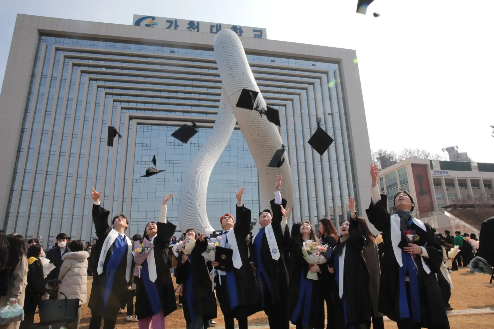 Gachon University Program mang đến lộ trình học tập 2 năm tại Việt Nam, 2 năm tại Hàn Quốc và lấy bằng cử nhân của Đại học Gachon.