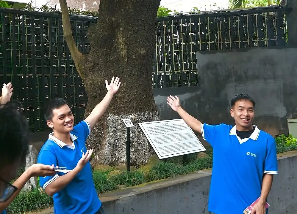 Sinh viên Gachon University Program tham quan Nhà tù Hỏa Lò, mở rộng góc nhìn ngoài giảng đường