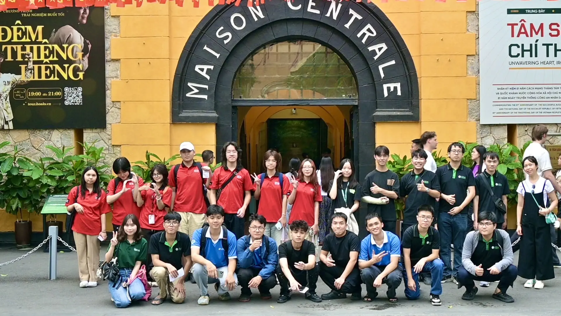 Sinh viên Gachon University Program tham quan Nhà tù Hỏa Lò, mở rộng góc nhìn ngoài giảng đường